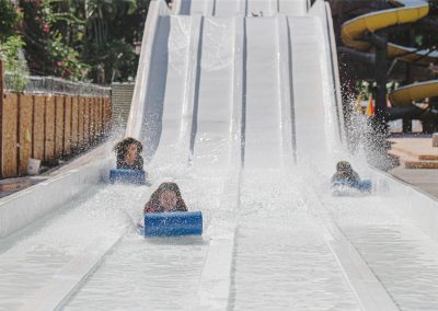 Viaje fin de curso a Salou diversión y parques